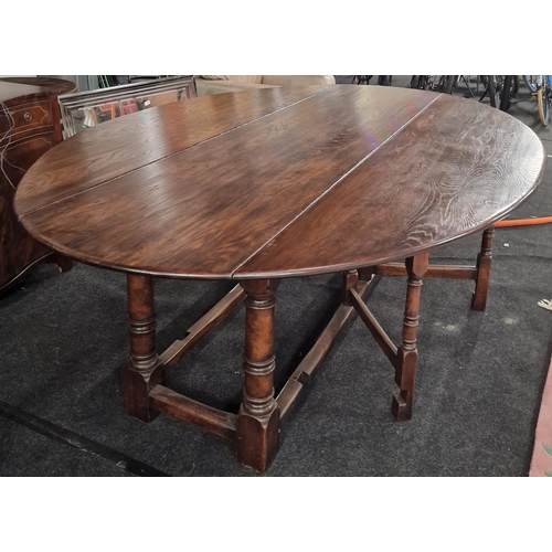 562 - Large vintage Wake table in dark stained Oak 76x243x163cm (Fully opened).