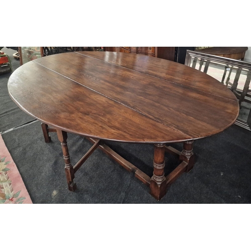 562 - Large vintage Wake table in dark stained Oak 76x243x163cm (Fully opened).