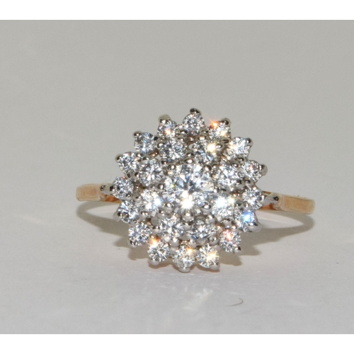 493 - 14ct gold ladies cluster ring size P