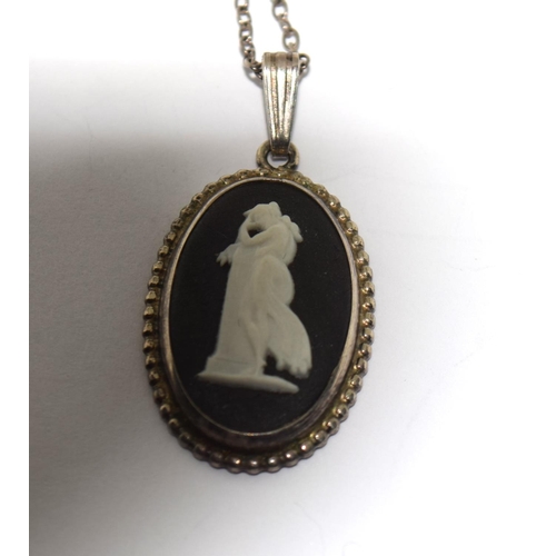 250 - 925 silver wedgwood necklace pendant