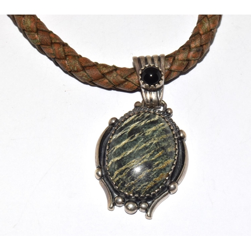 248 - American Vintage leather green onyx necklace