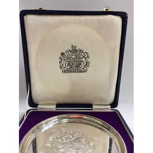 422 - Boxed Silver Salver commemorating Queens silver wedding anniversary complete with paperwork 1947-197... 