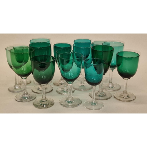 576 - Quantity of assorted green glass drinking glasses (various sizes) (16)