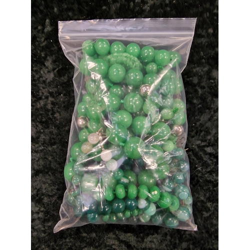 327 - Quantity of mixed Jade Jadeite jewellery