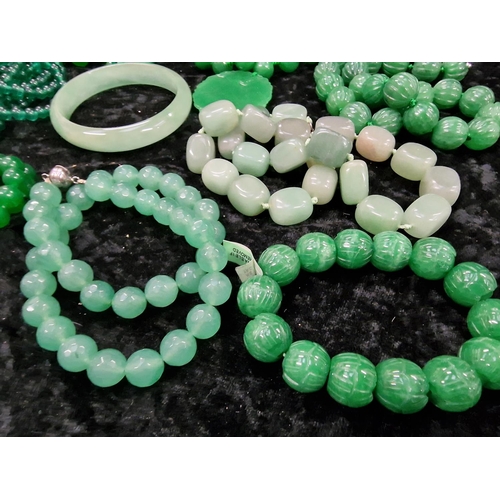 373 - Quantity of mixed Jade Jadeite jewellery