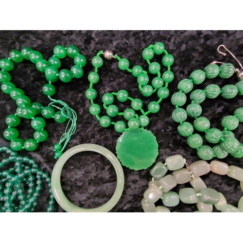 373 - Quantity of mixed Jade Jadeite jewellery