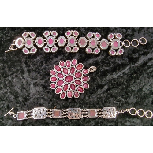 347 - 925 silver Corundum flower pendant and other jewellery