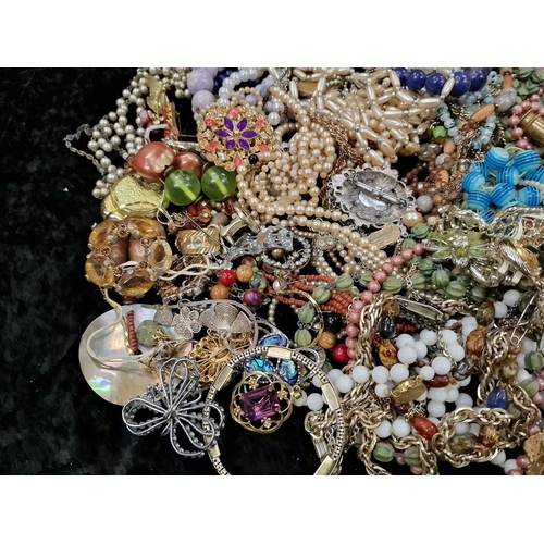 353 - Large quantity of mixed costume jewellery