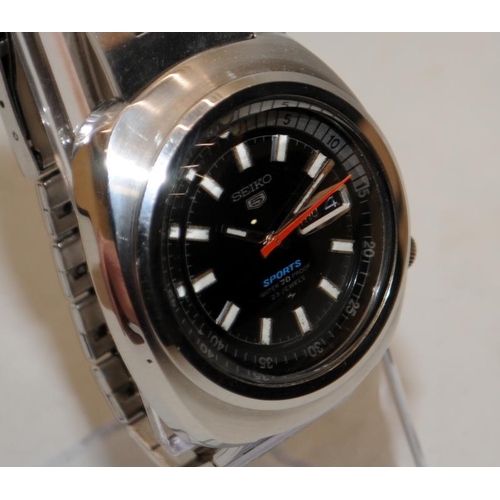 250 - Vintage Seiko 5 Sports gents automatic watch ref:5126-6010. Serial number dates this watch to July 1... 