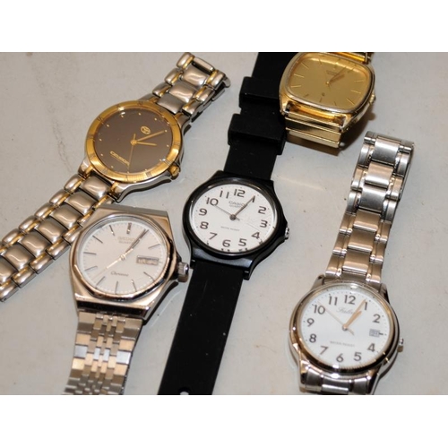 309 - A collection of gents quartz watches, Seiko, Casio etc. All with new batteries fitted and seen worki... 