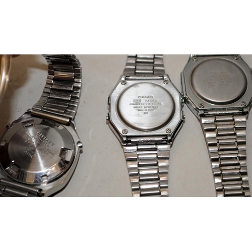 257 - Three vintage gents digital watches, Casio and Citizen. All with batteries fitted and seen working a... 