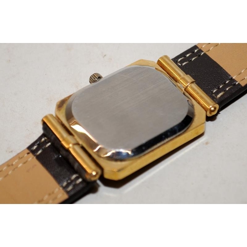 413 - Vintage Ungaro Paris gents manual wind dress watch. Seen working at time of listing. 31mm across inc... 