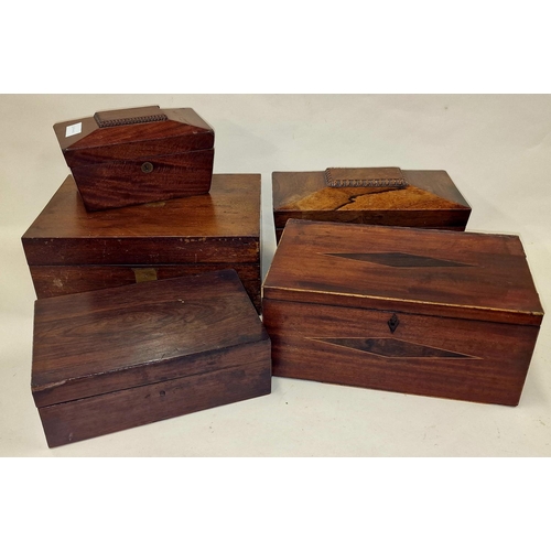 140 - Collection of vintage treen and wooden boxes