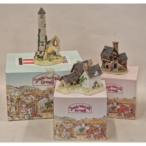 154 - David Winter boxed cottage collection 