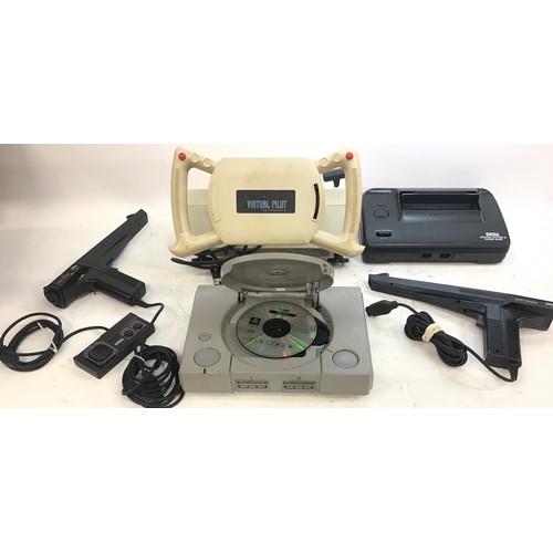 94 - Gamers lot to include a Virtual Pilot Simulator Yoke / joystick, Sega Master System with 2 light pha... 