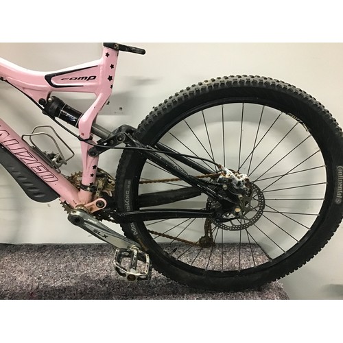 95 - Specialised Stunpjumper 120 mountain bike in pink.