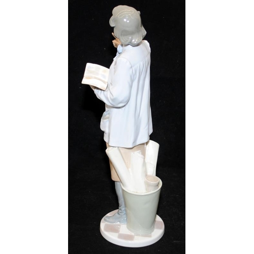 131 - LLadro figure Professor Lady Teacher no 5048 retied in 1981 39cm tall