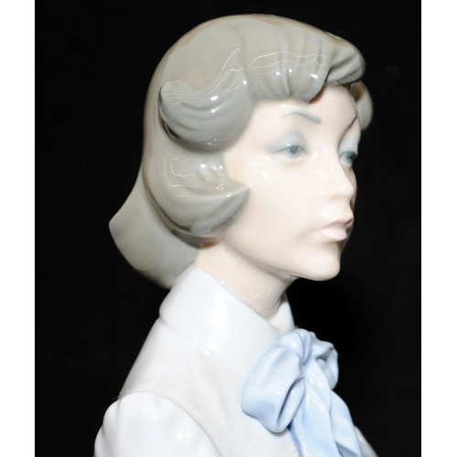 131 - LLadro figure Professor Lady Teacher no 5048 retied in 1981 39cm tall