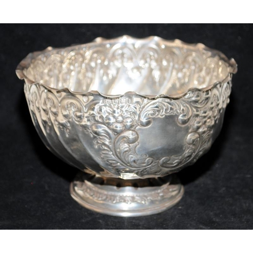 546 - 925 silver embossed rose bowl 17cm dia 315g