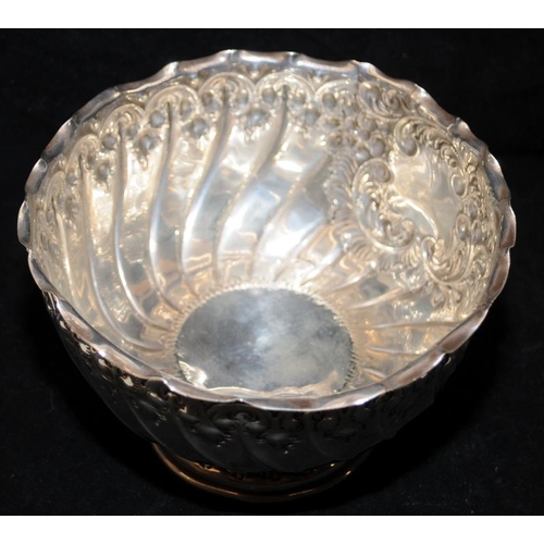 546 - 925 silver embossed rose bowl 17cm dia 315g