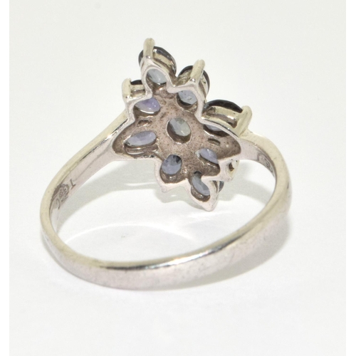 214 - A 925 silver flower ring Size S