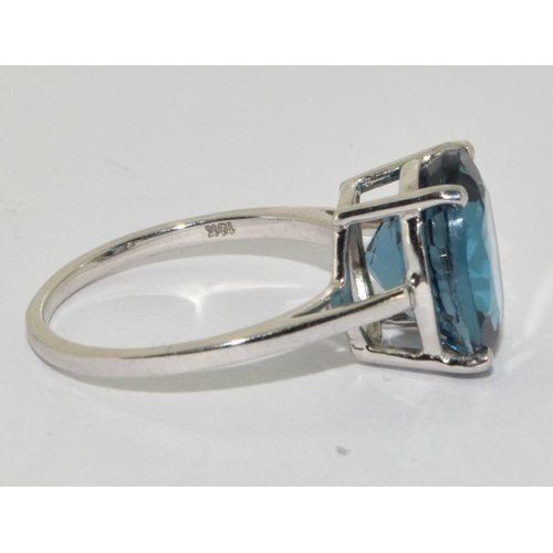 381 - 9ct white gold ladies Blue Topaz statement ring size N