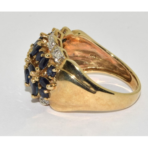 356 - 9ct gold ladies Sapphire statement ring size Q