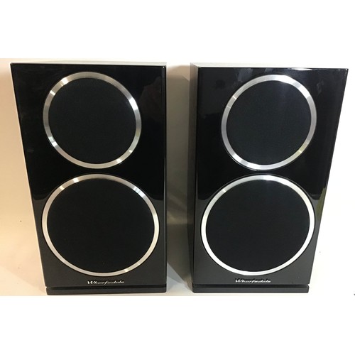 513 - PAIR OF WHARFEDALE BOOKSHELF SPEAKERS. Finished in black ash effect and model No Diamond 220. These ... 