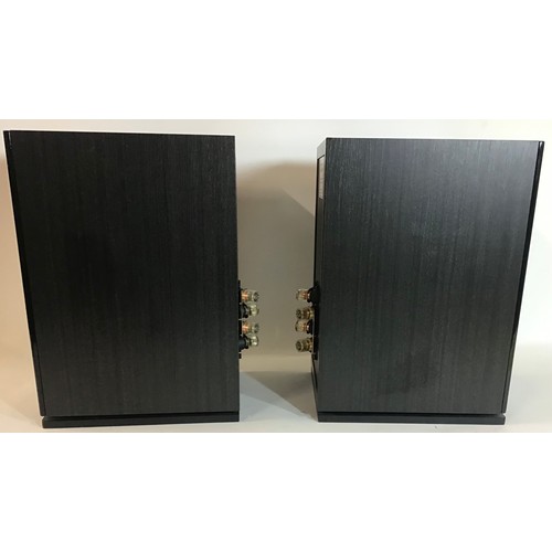 513 - PAIR OF WHARFEDALE BOOKSHELF SPEAKERS. Finished in black ash effect and model No Diamond 220. These ... 