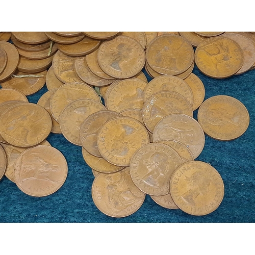 95 - Collection of vintage mainly Elizabethan British pennies.