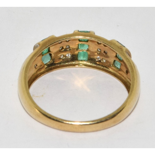 196 - Diamond, Emerald 9ct gold 2.6g ring Size O.