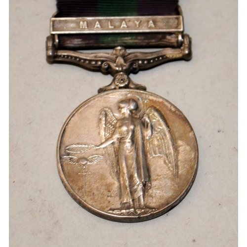 123 - Elizabeth II General Service Medal with Malaya bar (replacement) issued to RAMC c/w buttons and flas... 