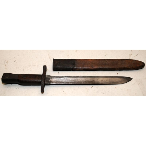 151 - WW1 era Ross MKII Canadian Infantry rifle bayonet, identified by a broad arrow inside a 'C'. With sc... 