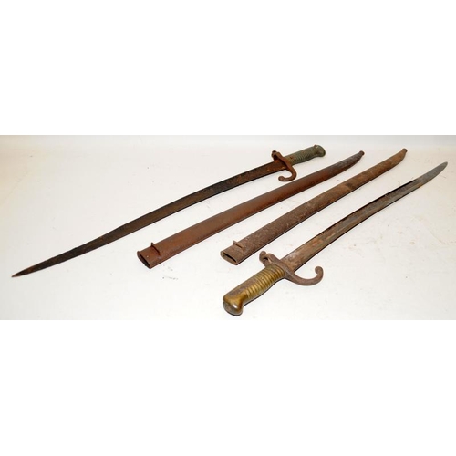 134 - 2 x French 19th century Chassepot Bayonets with scabbards, one won't come out of scabbard