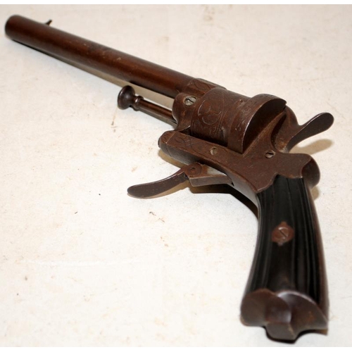 171 - Antique Six chamber revolver with pull down trigger. Working mechanism. Certification exempt. Barrel... 