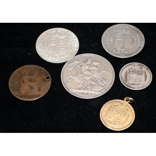 476 - A collection of Victorian coins to include a 1891 Crown, 1889 and 1890 Half Crowns and a worn 1890 S... 