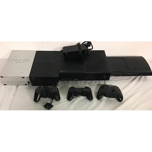 442 - VARIOUS GAMING CONSOLES X 4. Makes here include Xbox - Sony PS3 and 2 x Sony PlayStation 2’s. With t... 