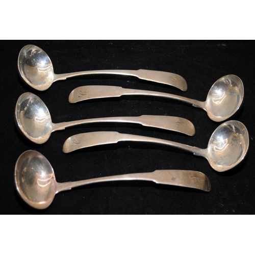 177 - 5 x Scottish Georgian small sterling silver sauce/toddy ladles. Hallmarked for Edinburgh 1820. Total... 