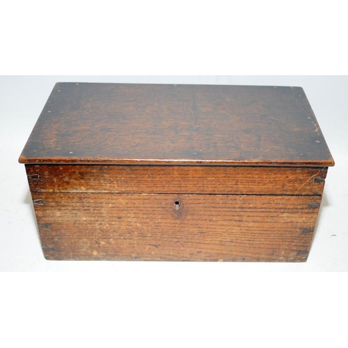 516 - A collection of vintage wooden items to include an oak box, another box fashioned as a trunk, 4 x tu... 