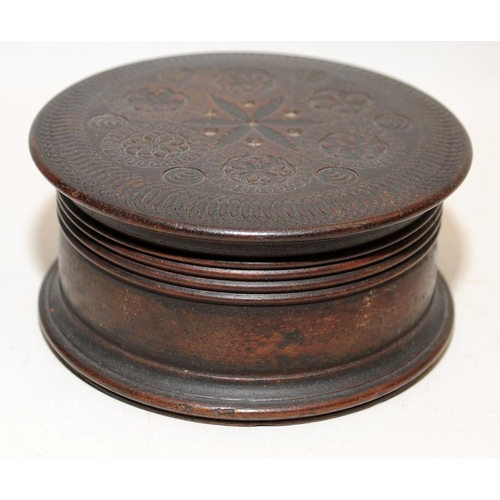 523 - Treen: A collection of attractive vintage turned wood lidded pots