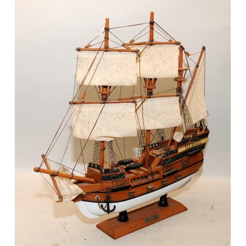 528 - Small scale model of a sailing ship the 