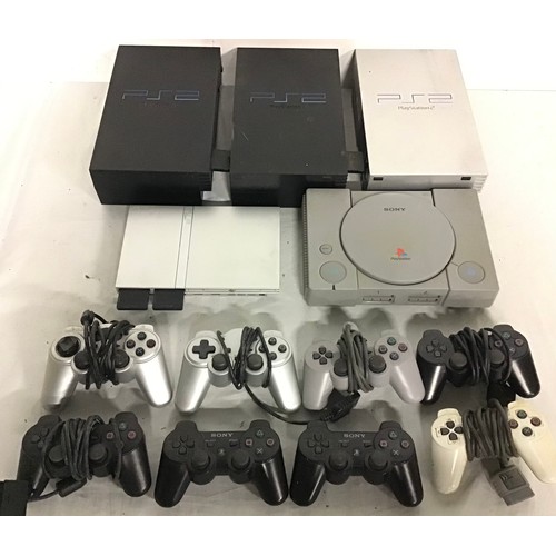 433 - SONY GAMING CONSOLES AND ACCESSORIES. This bundle includes a Sony Playstation and 4 Playstation 2 de... 