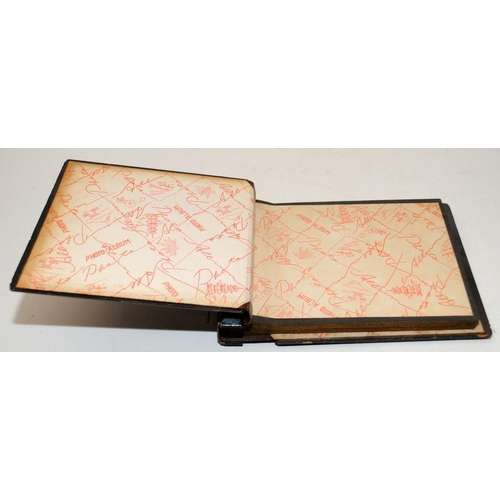 44 - Unused vintage photo album with lacquered boards featuring a Japanese mountain scene.