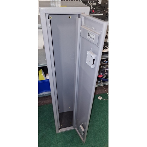 538 - Metal double key Gun cabinet by 