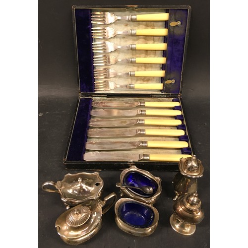 422 - Collection of silver plated condiments some with Bristol Blue glass liners together with a boxed set... 