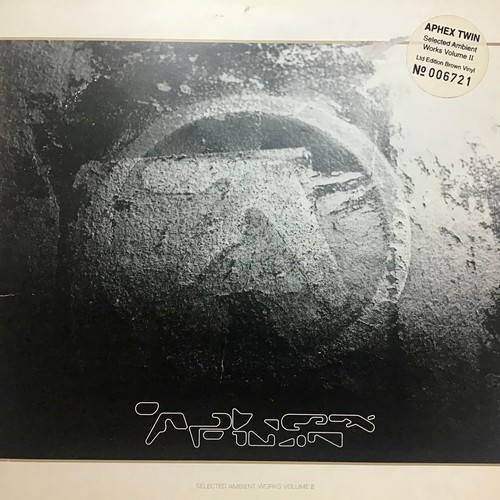 165 - APHEX TWIN ‘SELECTED AMBIENT WORKS 2’ RARE TRIPLE VINYL. This is a very limited edition numbered vin... 