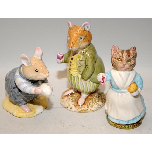 402 - 3 x Brambly Hedge/Beatrix Potter figures, Royal Doulton Conker and Teasel, and Beswick figure Tabith... 