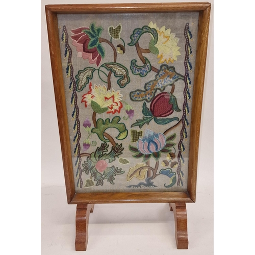 56 - Small wood frame Tapestry fire screen 60x35x18cm