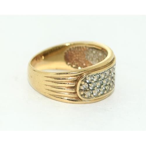 136 - 9ct gold ladies 3 bar Diamond ring 3.1g size J