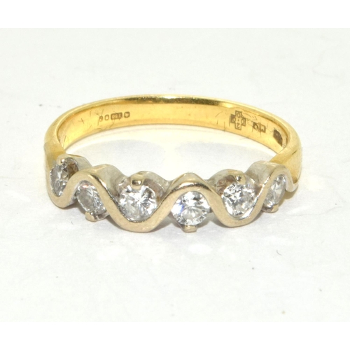 211 - 18ct gold ladies ladies 6 stone Diamond ring approx 33 points size N